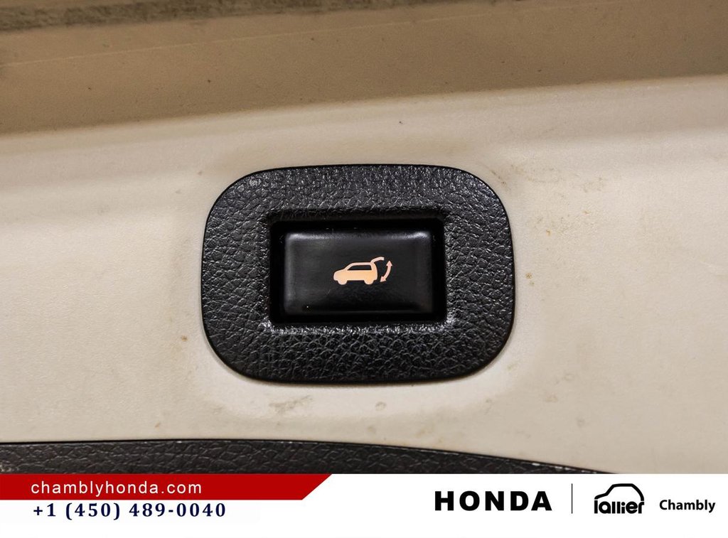 Nissan Rogue AWD SL 113,000 KM! LEATHER I HEATED SEATS I PANORAMIC SUNROOF I MAGS I CARPLAY I STARTER 2018 à Montréal, Québec - 16 - w1024h768px
