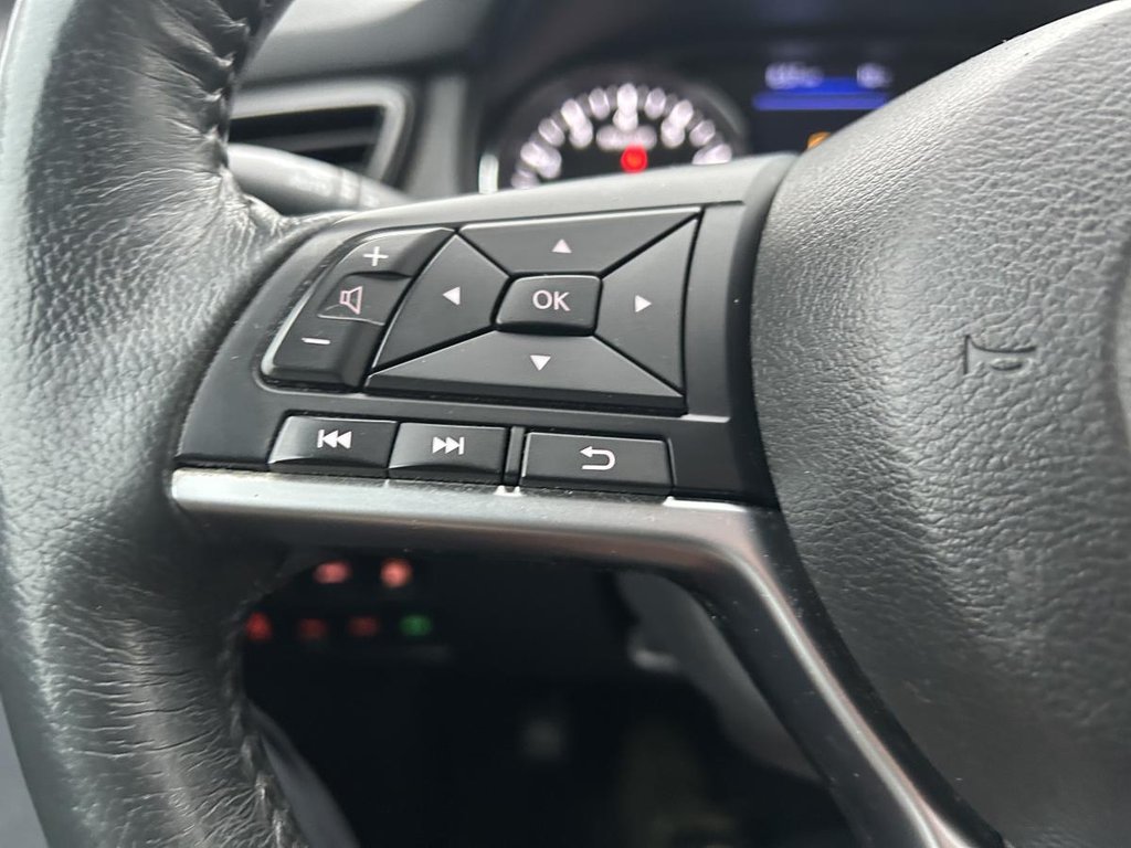 Nissan Rogue AWD SL 113,000 KM! LEATHER I HEATED SEATS I PANORAMIC SUNROOF I MAGS I CARPLAY I STARTER 2018 à Montréal, Québec - 12 - w1024h768px