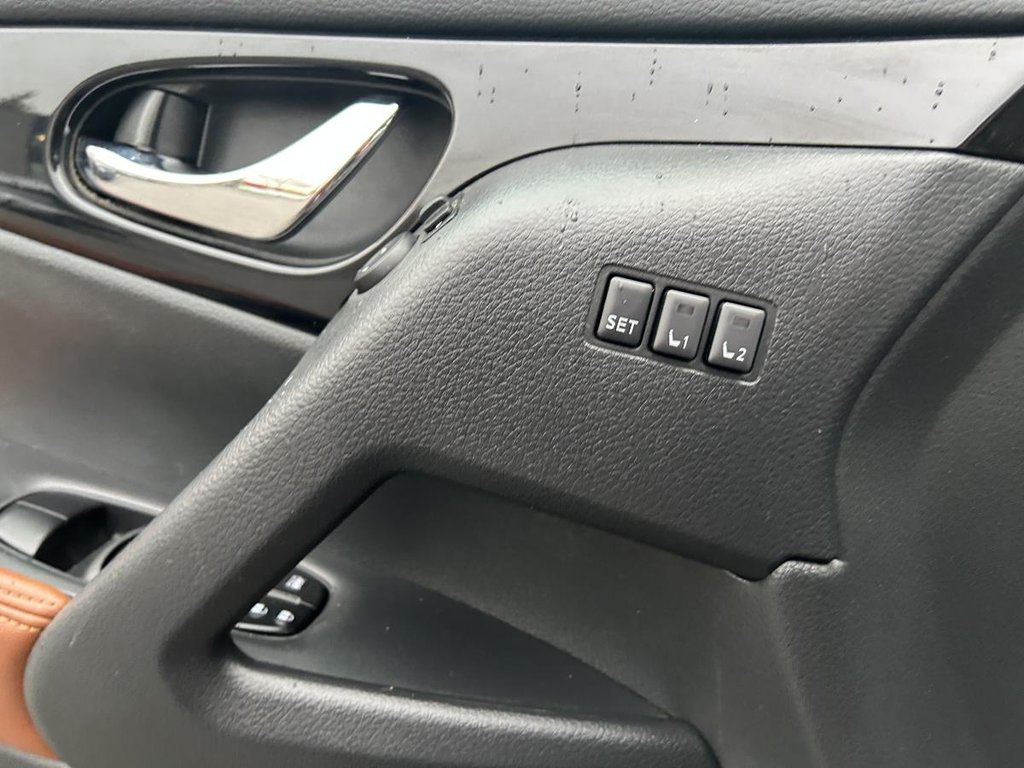 Nissan Rogue AWD SL 113,000 KM! LEATHER I HEATED SEATS I PANORAMIC SUNROOF I MAGS I CARPLAY I STARTER 2018 à Montréal, Québec - 9 - w1024h768px