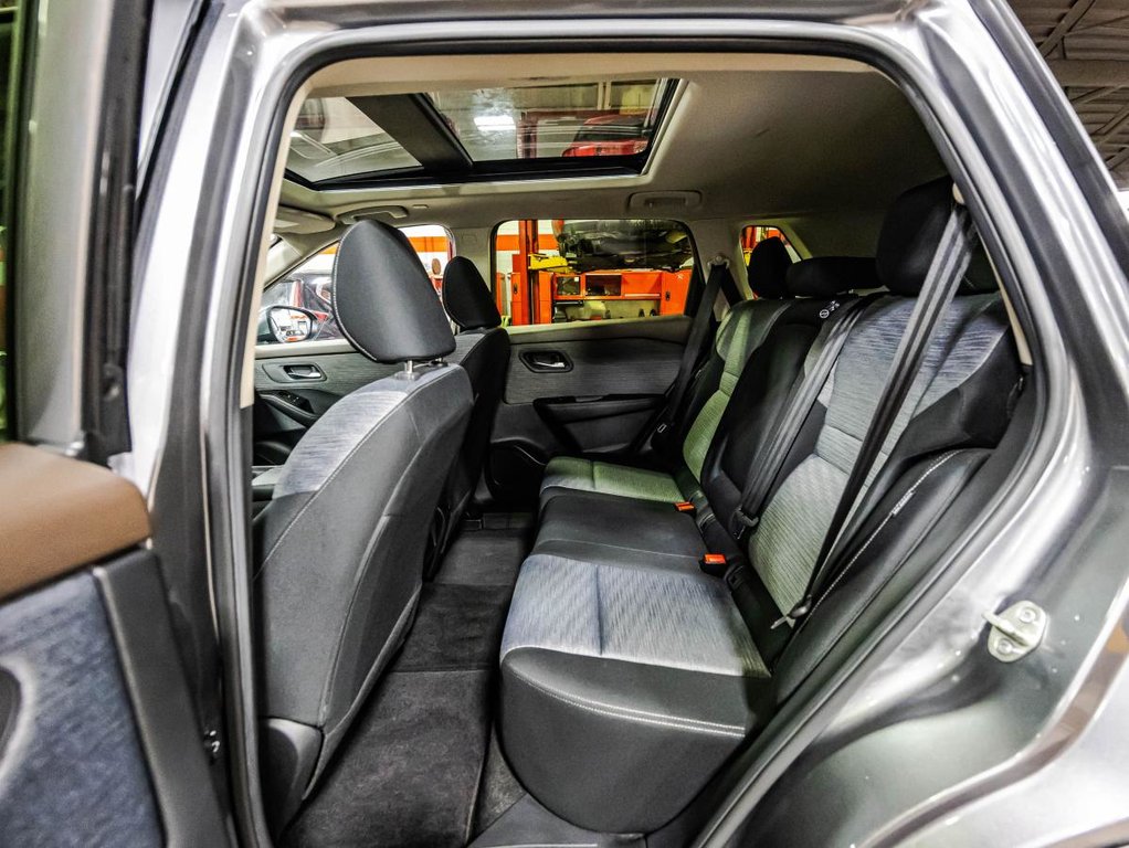 2023 Nissan Rogue SV Moonroof AWQD I HEATED SEATS & STEERING WHEEL I PANORAMIC SUNROOF I MAGS I STARTER in Montréal, Quebec - 14 - w1024h768px
