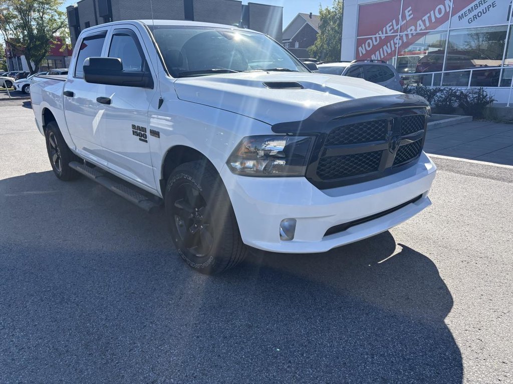 2023 Ram 1500 Classic Express 4x4 Crew Cab 5'7 Box in Montréal, Quebec - 2 - w1024h768px