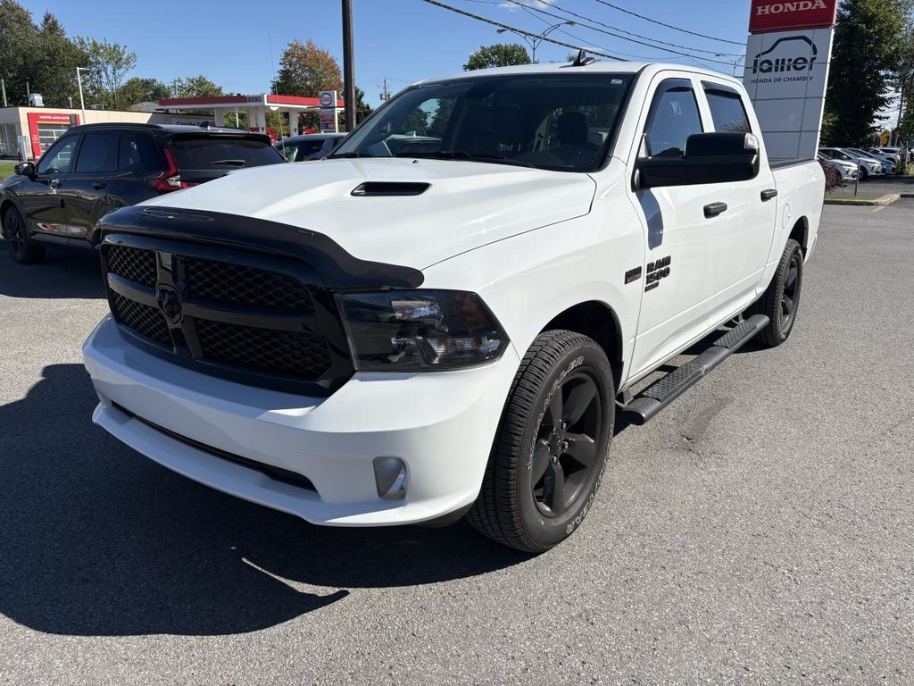 2023 Ram 1500 Classic Express 4x4 Crew Cab 5'7 Box in Montréal, Quebec - 3 - w1024h768px