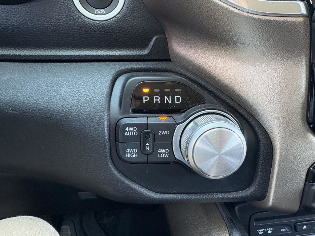 2019 Ram 1500 Laramie 4x4 Crew Cab 5'7 Box I 38,000 KM I MINT CONDITION I 8 TIRES 8 MAGS I LEATHER I CAMERA in Montréal, Quebec - 10 - w1024h768px