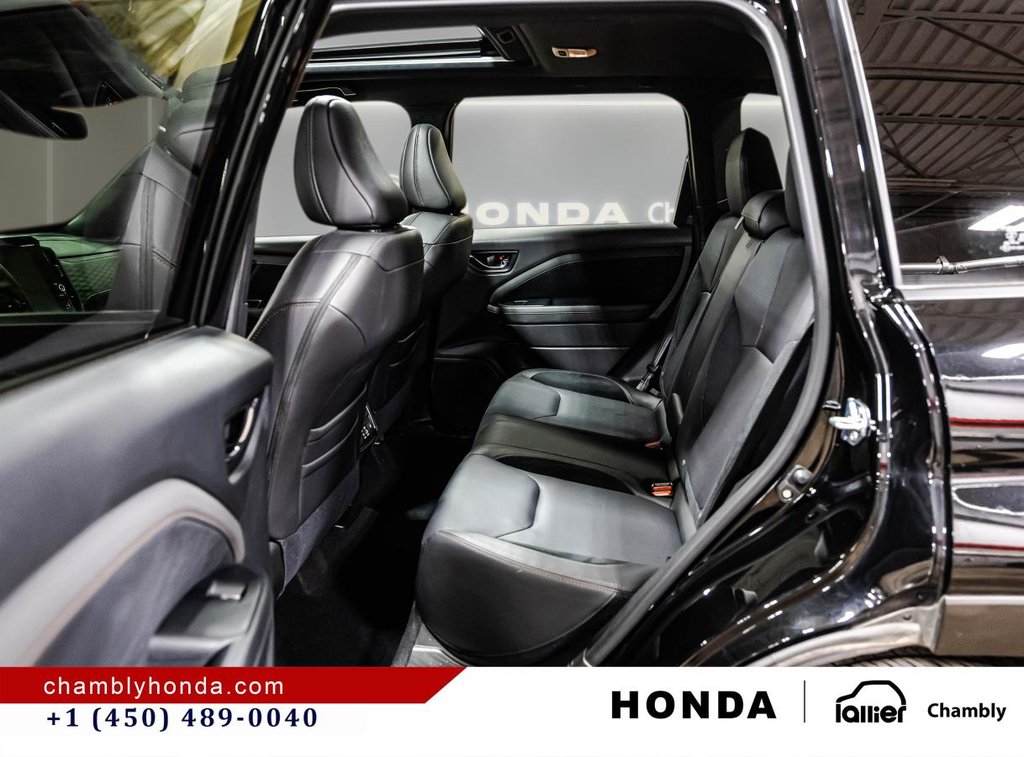 2025 Subaru Forester Premier AWD 13,000 KM I LEATHER I HEATED SEAT I CAMMERA I MAGS I CARPLAY I SUNROOF I ACTIVE SECURIT in Montréal, Quebec - 13 - w1024h768px