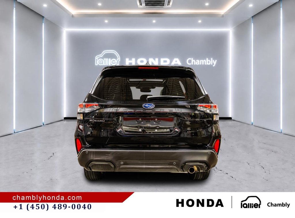 2025 Subaru Forester Premier AWD 13,000 KM I LEATHER I HEATED SEAT I CAMMERA I MAGS I CARPLAY I SUNROOF I ACTIVE SECURIT in Montréal, Quebec - 6 - w1024h768px