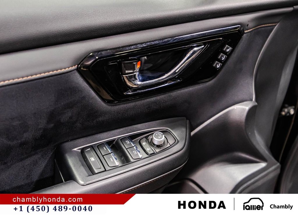 2025 Subaru Forester Premier AWD 13,000 KM I LEATHER I HEATED SEAT I CAMMERA I MAGS I CARPLAY I SUNROOF I ACTIVE SECURIT in Montréal, Quebec - 11 - w1024h768px