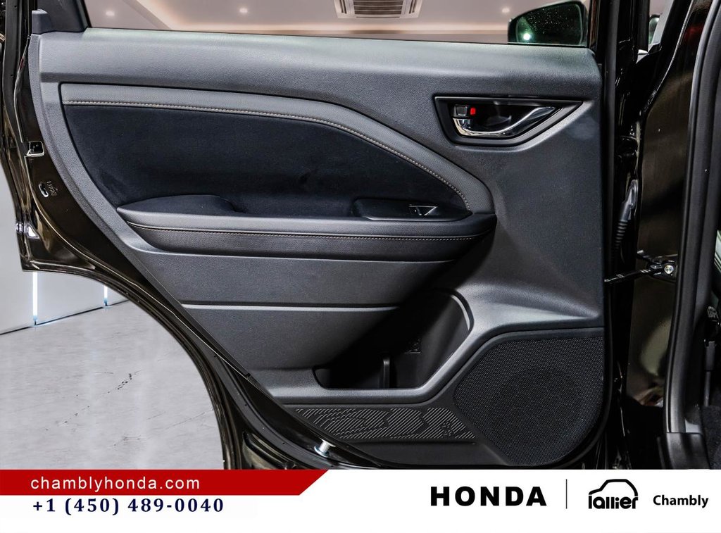 2025 Subaru Forester Premier AWD 13,000 KM I LEATHER I HEATED SEAT I CAMMERA I MAGS I CARPLAY I SUNROOF I ACTIVE SECURIT in Montréal, Quebec - 12 - w1024h768px