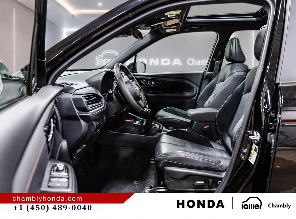 2025 Subaru Forester Premier AWD 13,000 KM I LEATHER I HEATED SEAT I CAMMERA I MAGS I CARPLAY I SUNROOF I ACTIVE SECURIT in Montréal, Quebec - 20 - w1024h768px