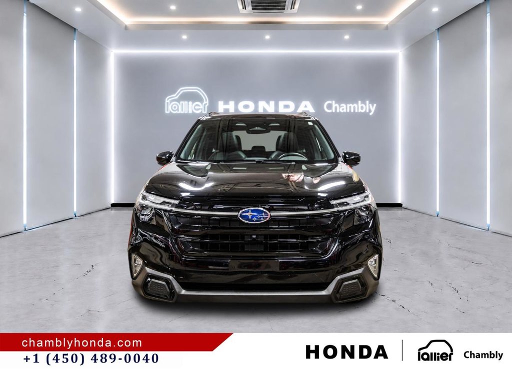 2025 Subaru Forester Premier AWD 13,000 KM I LEATHER I HEATED SEAT I CAMMERA I MAGS I CARPLAY I SUNROOF I ACTIVE SECURIT in Montréal, Quebec - 2 - w1024h768px
