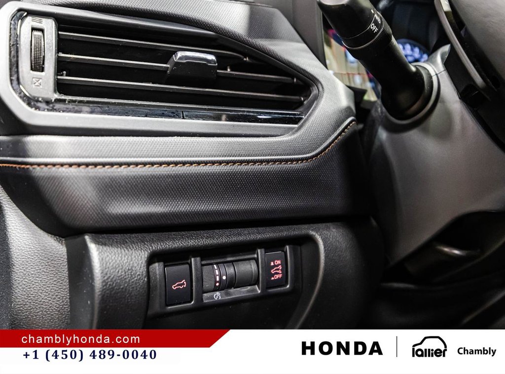 2025 Subaru Forester Premier AWD 13,000 KM I LEATHER I HEATED SEAT I CAMMERA I MAGS I CARPLAY I SUNROOF I ACTIVE SECURIT in Montréal, Quebec - 22 - w1024h768px