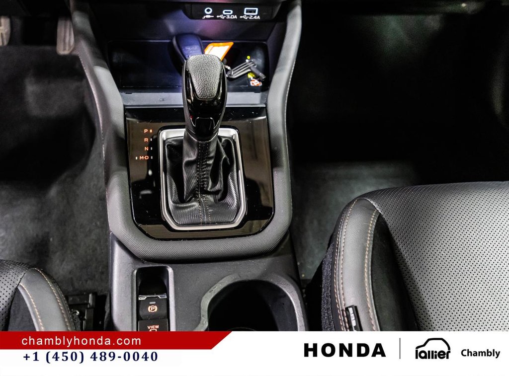 2025 Subaru Forester Premier AWD 13,000 KM I LEATHER I HEATED SEAT I CAMMERA I MAGS I CARPLAY I SUNROOF I ACTIVE SECURIT in Montréal, Quebec - 26 - w1024h768px