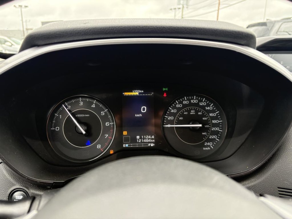 2017 Subaru Impreza Touring HATCHABACK i MANUAL TRANSMISSION I HEATED SEATS I BLUETOOTH I CAMERA in Montréal, Quebec - 10 - w1024h768px