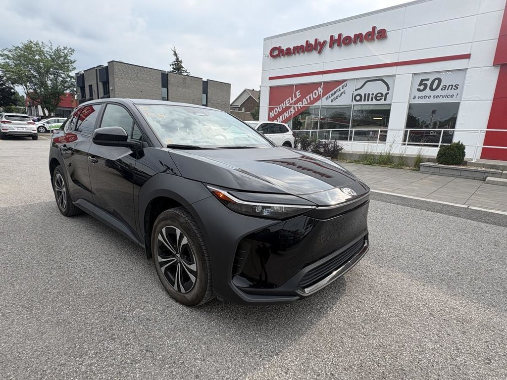 Toyota bZ4X LE 42,000 KMI MAGS I HEATED SEATS I CAMERA I CARPLAY I ACTIVE SECURITY 2024 à Montréal, Québec - 1 - w1024h768px