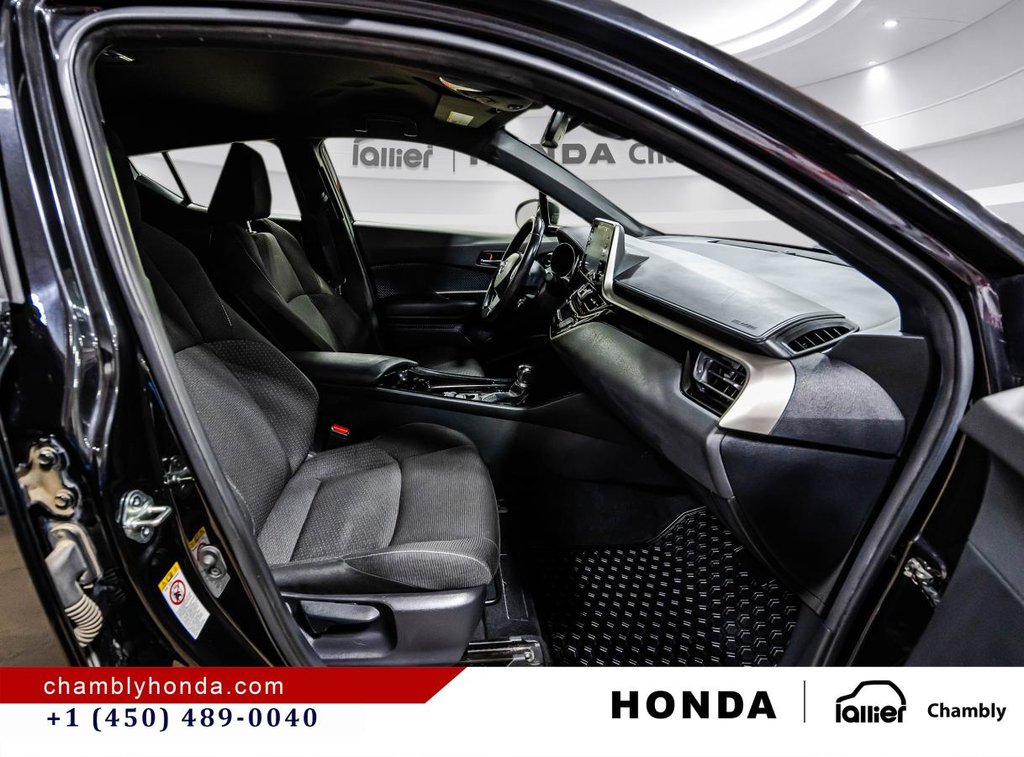 Toyota C-HR XLE 2019 à Montréal, Québec - 17 - w1024h768px