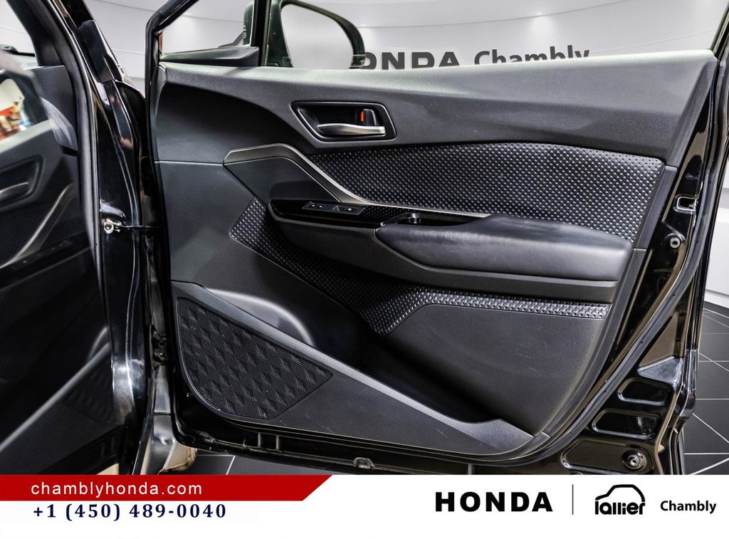 Toyota C-HR XLE 2019 à Montréal, Québec - 16 - w1024h768px