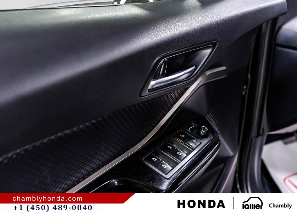 Toyota C-HR XLE 2019 à Montréal, Québec - 11 - w1024h768px