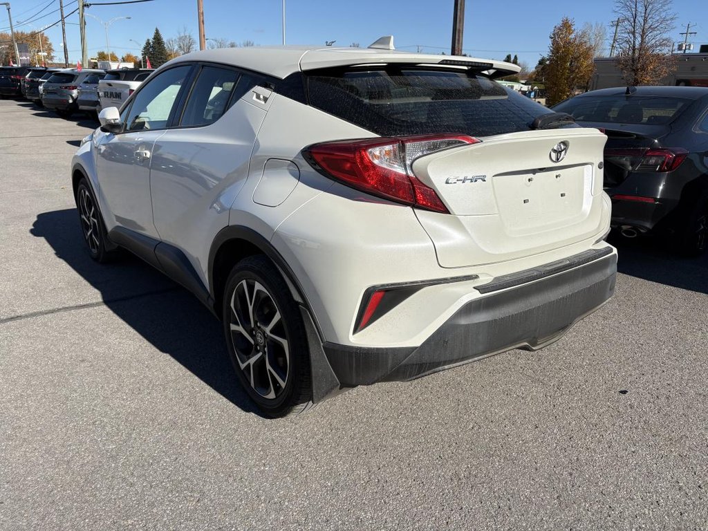 Toyota C-HR XLE Premium MAGS I HEATED SEATS AND STEERING WHEEL I BLUETOOTH I CAMERA I ACTIVE SECURITY 2021 à Montréal, Québec - 2 - w1024h768px