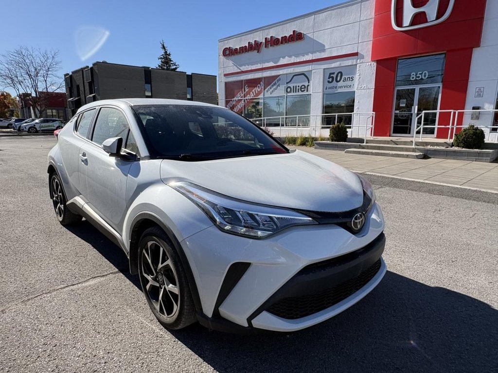 Toyota C-HR XLE Premium MAGS I HEATED SEATS AND STEERING WHEEL I BLUETOOTH I CAMERA I ACTIVE SECURITY 2021 à Montréal, Québec - 1 - w1024h768px