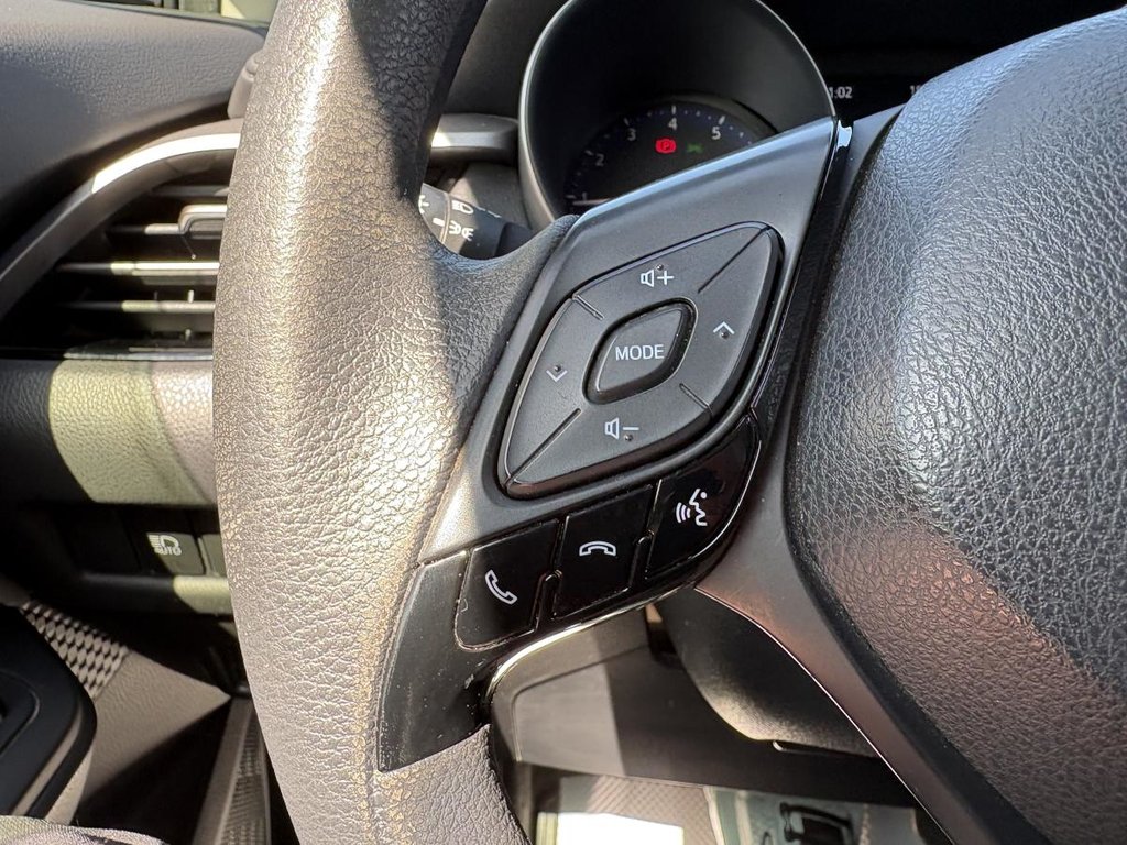 2022 Toyota C-HR LE CARPLAY I CAMERA I BLUETOOTH I ACTIVE SECURITY in Montréal, Quebec - 13 - w1024h768px