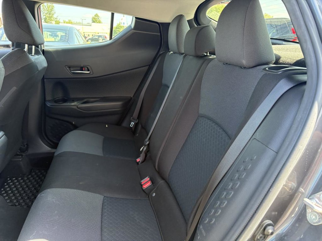 2022 Toyota C-HR LE CARPLAY I CAMERA I BLUETOOTH I ACTIVE SECURITY in Montréal, Quebec - 7 - w1024h768px