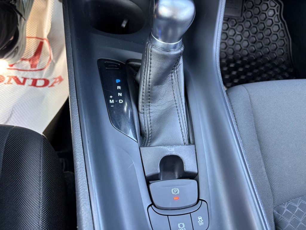 2022 Toyota C-HR LE CARPLAY I CAMERA I BLUETOOTH I ACTIVE SECURITY in Montréal, Quebec - 11 - w1024h768px