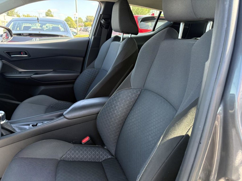 2022 Toyota C-HR LE CARPLAY I CAMERA I BLUETOOTH I ACTIVE SECURITY in Montréal, Quebec - 8 - w1024h768px