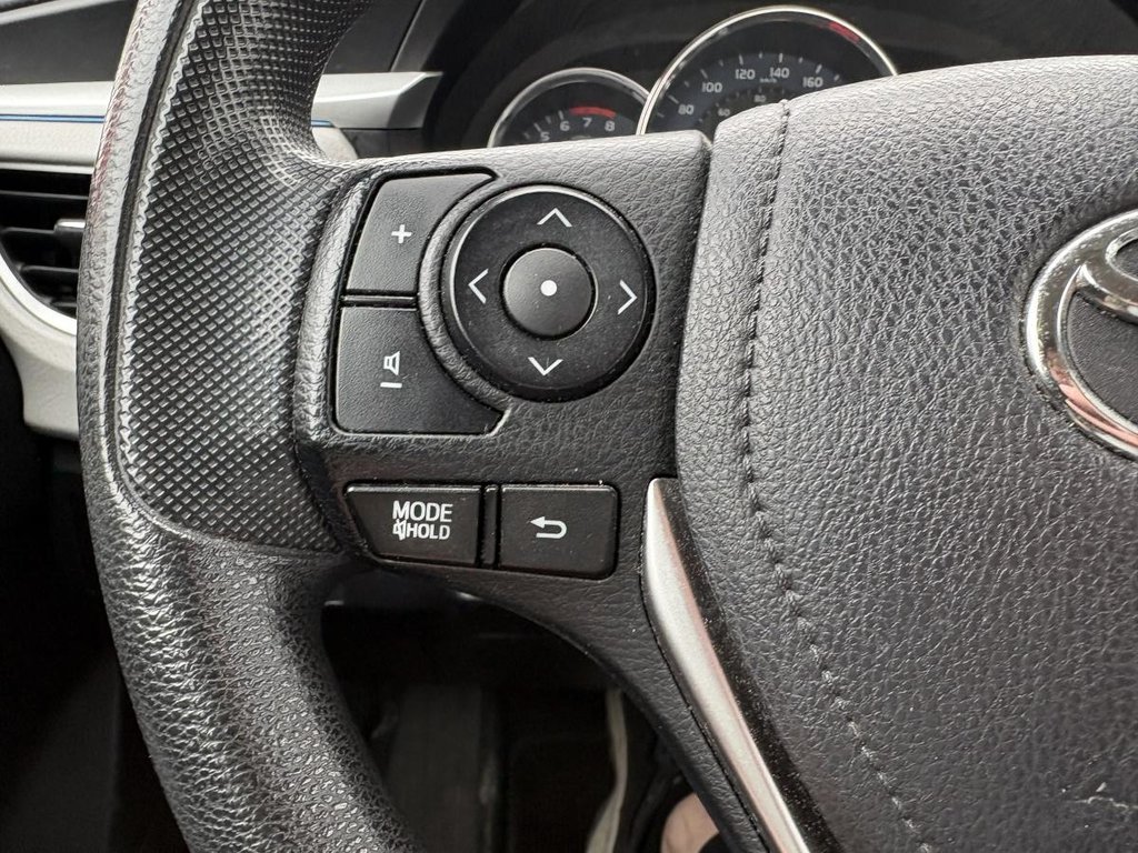 2014 Toyota Corolla LE 105,000 KM!! I NO ACCIDENT I CAMERA I BLEUTOOTH I HEATED SEATS in Montréal, Quebec - 9 - w1024h768px