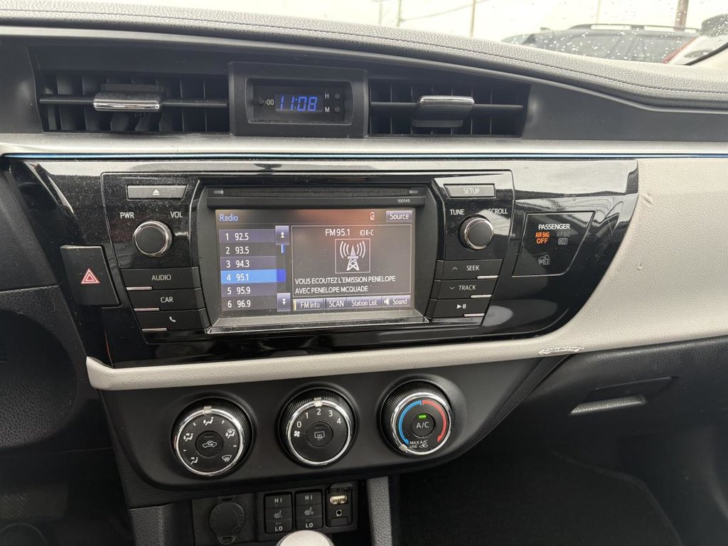 2014 Toyota Corolla LE 105,000 KM!! I NO ACCIDENT I CAMERA I BLEUTOOTH I HEATED SEATS in Montréal, Quebec - 7 - w1024h768px