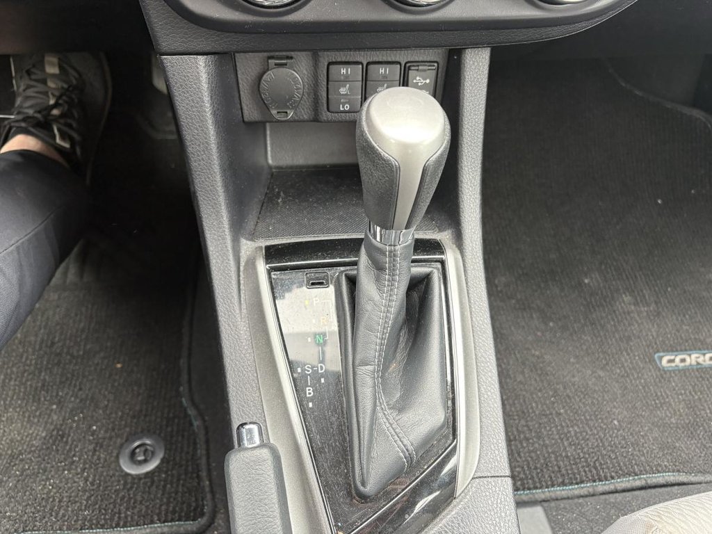 2014 Toyota Corolla LE 105,000 KM!! I NO ACCIDENT I CAMERA I BLEUTOOTH I HEATED SEATS in Montréal, Quebec - 11 - w1024h768px