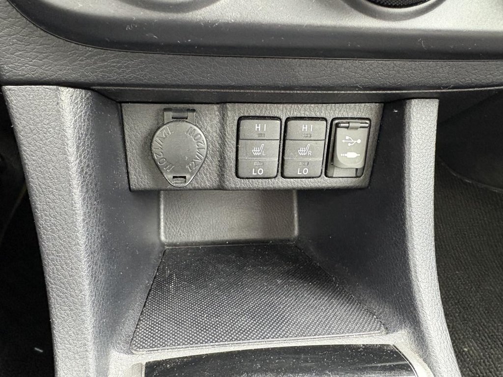 2014 Toyota Corolla LE 105,000 KM!! I NO ACCIDENT I CAMERA I BLEUTOOTH I HEATED SEATS in Montréal, Quebec - 8 - w1024h768px