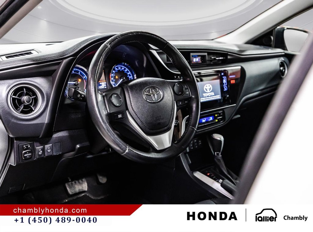 2018 Toyota Corolla LE 70,000 KM I HEATED SEATS AND STEERING WHEEL I CAMERA  I SUNROOF I MAGS I  ACTIVE SECURITY in Montréal, Quebec - 20 - w1024h768px