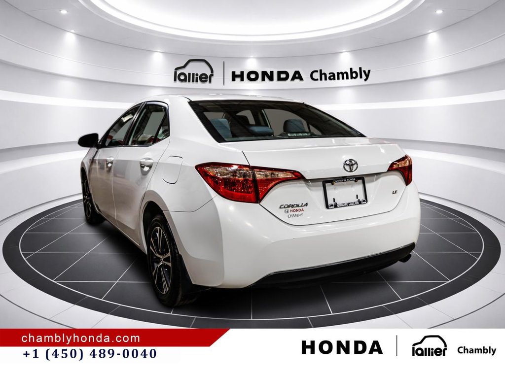 2018 Toyota Corolla LE 70,000 KM I HEATED SEATS AND STEERING WHEEL I CAMERA  I SUNROOF I MAGS I  ACTIVE SECURITY in Montréal, Quebec - 5 - w1024h768px