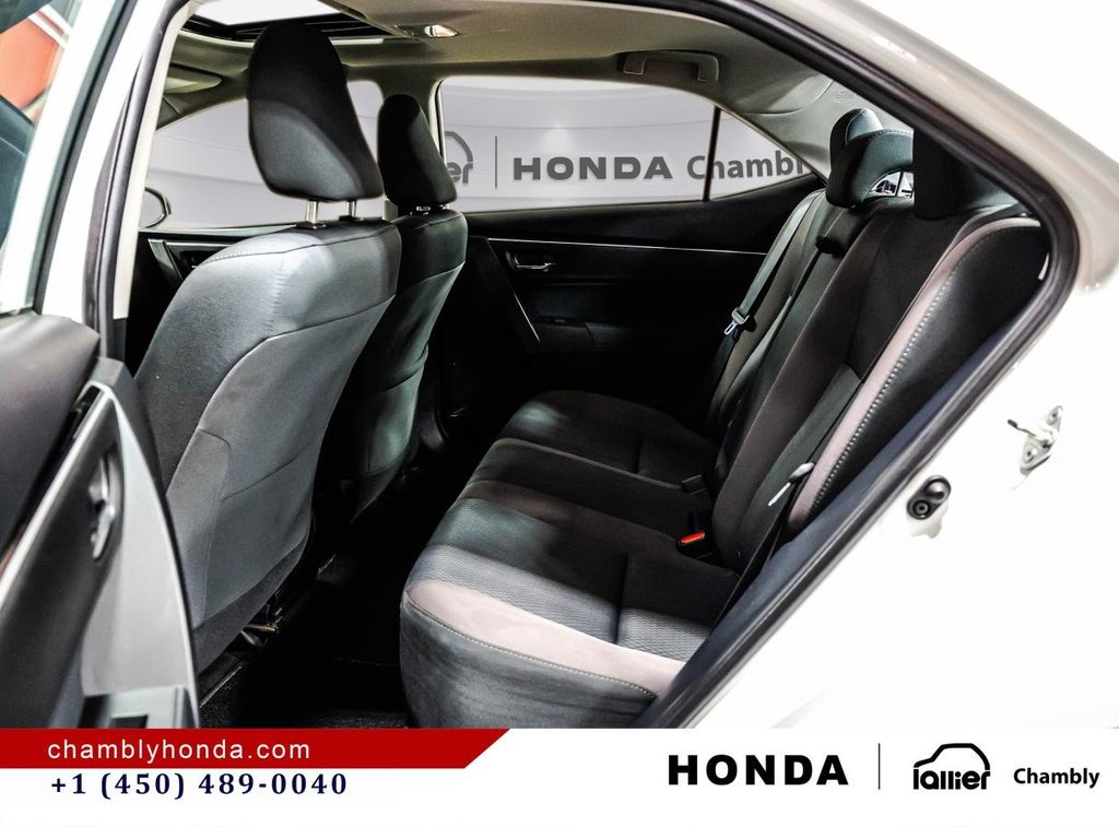 2018 Toyota Corolla LE 70,000 KM I HEATED SEATS AND STEERING WHEEL I CAMERA  I SUNROOF I MAGS I  ACTIVE SECURITY in Montréal, Quebec - 13 - w1024h768px