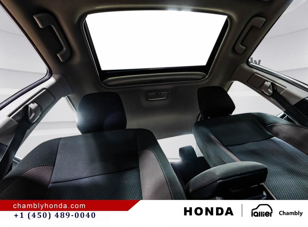 2018 Toyota Corolla LE 70,000 KM I HEATED SEATS AND STEERING WHEEL I CAMERA  I SUNROOF I MAGS I  ACTIVE SECURITY in Montréal, Quebec - 18 - w1024h768px