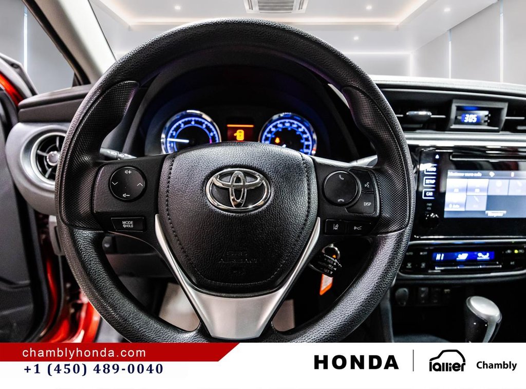 2018 Toyota Corolla LE 28,000 KM!!! AUTOMATIC I HEATED SEATS I BLUETOOTH I CAMERA in Montréal, Quebec - 21 - w1024h768px