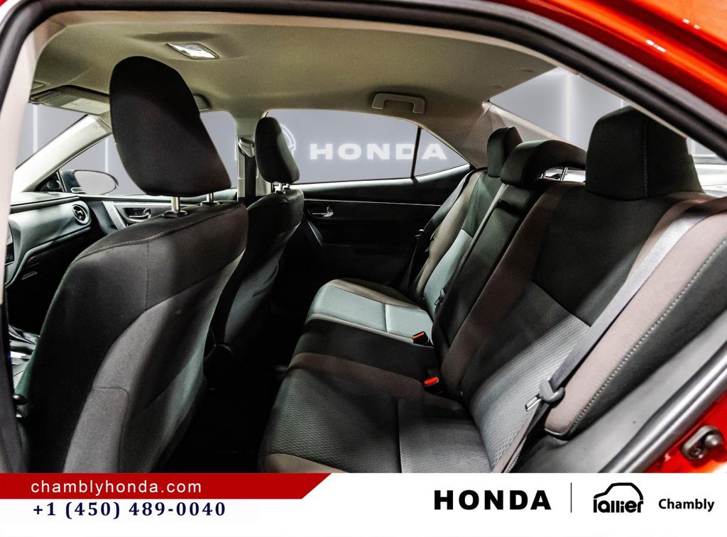 2018 Toyota Corolla LE 28,000 KM!!! AUTOMATIC I HEATED SEATS I BLUETOOTH I CAMERA in Montréal, Quebec - 13 - w1024h768px