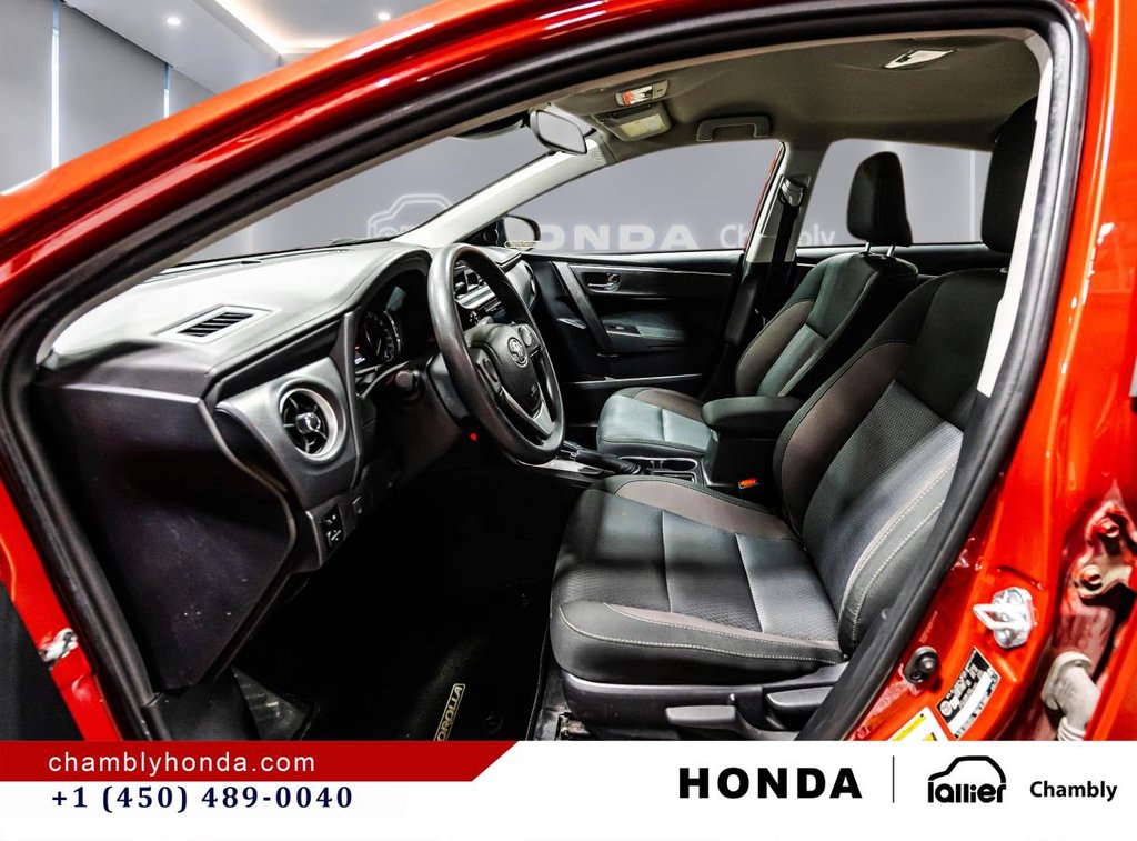 2018 Toyota Corolla LE 28,000 KM!!! AUTOMATIC I HEATED SEATS I BLUETOOTH I CAMERA in Montréal, Quebec - 18 - w1024h768px