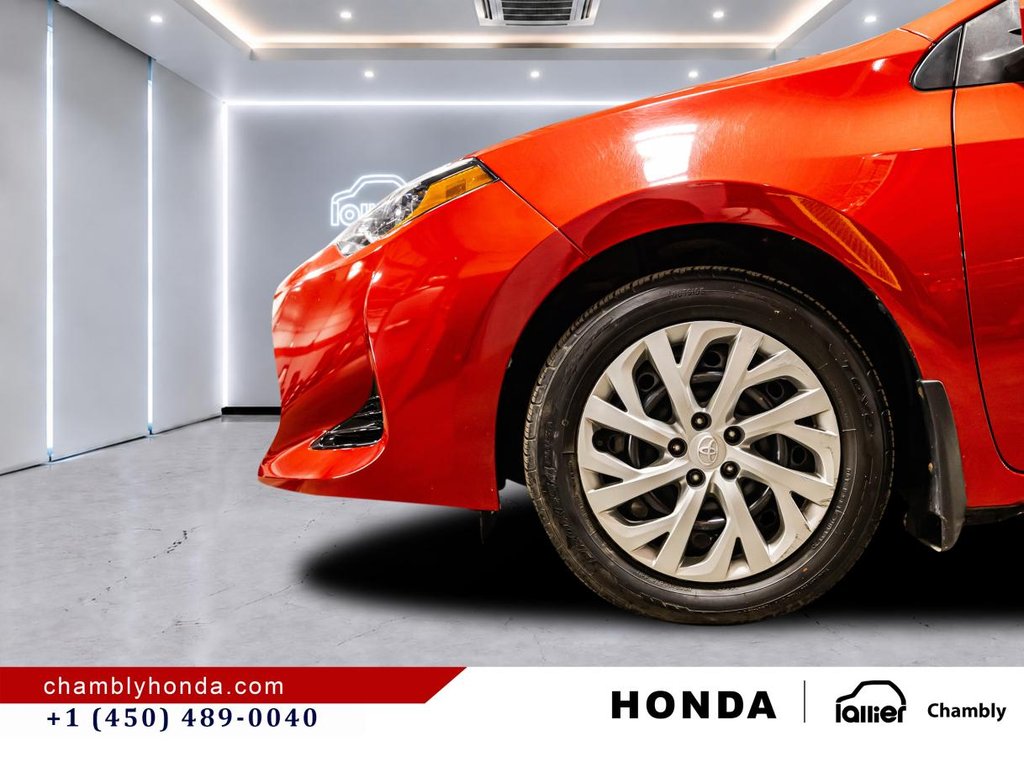 2018 Toyota Corolla LE 28,000 KM!!! AUTOMATIC I HEATED SEATS I BLUETOOTH I CAMERA in Montréal, Quebec - 10 - w1024h768px