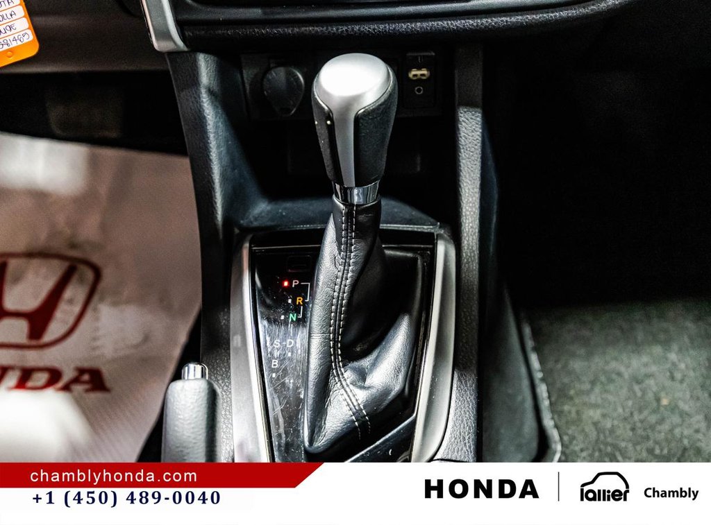 2018 Toyota Corolla LE 28,000 KM!!! AUTOMATIC I HEATED SEATS I BLUETOOTH I CAMERA in Montréal, Quebec - 24 - w1024h768px