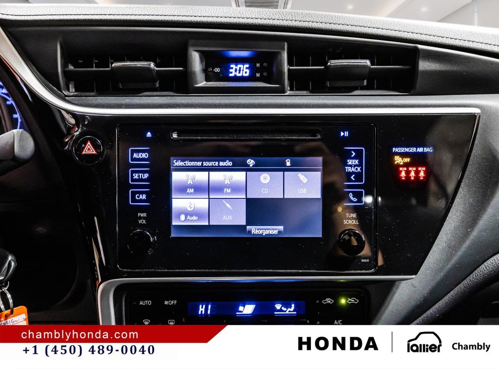2018 Toyota Corolla LE 28,000 KM!!! AUTOMATIC I HEATED SEATS I BLUETOOTH I CAMERA in Montréal, Quebec - 23 - w1024h768px