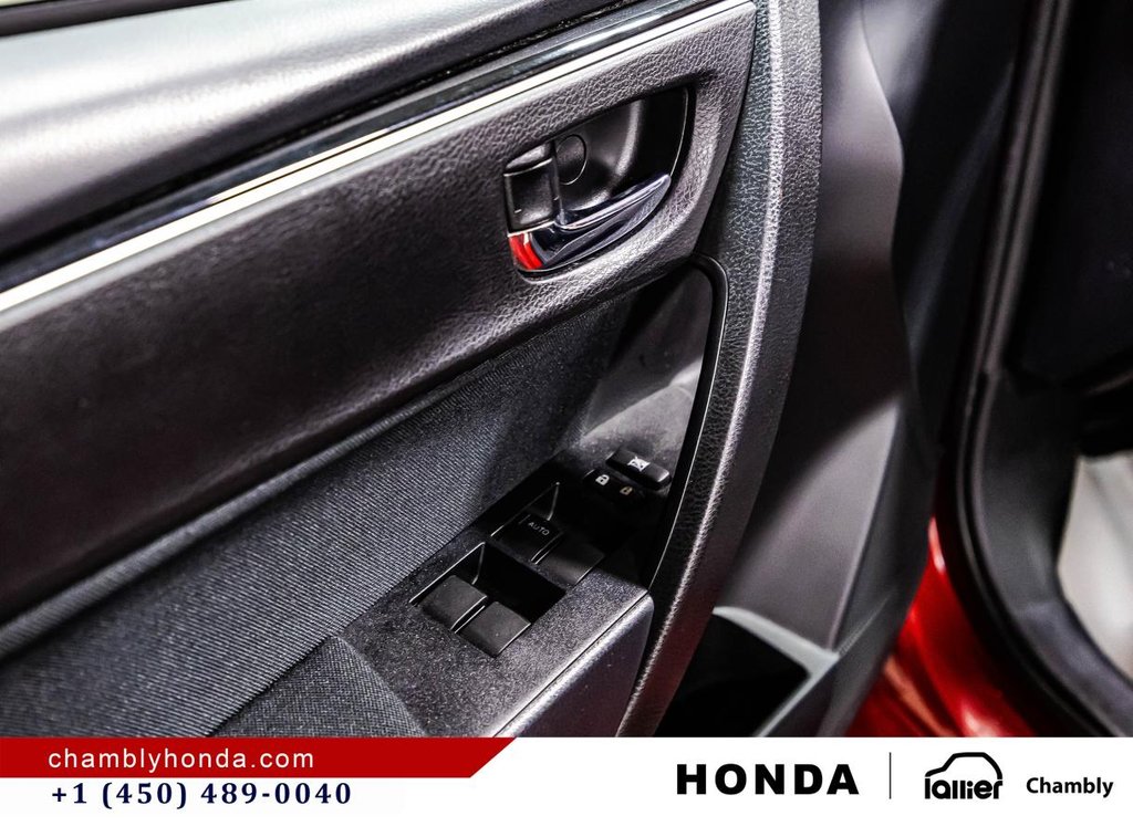 2018 Toyota Corolla LE 28,000 KM!!! AUTOMATIC I HEATED SEATS I BLUETOOTH I CAMERA in Montréal, Quebec - 11 - w1024h768px