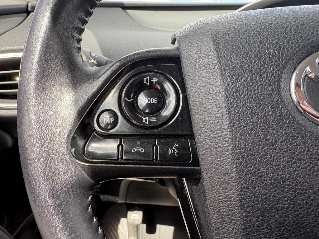 Toyota Prius Prime Upgrade Auto I LEATHER I BIG SCREEN I HEATED SEATS AND STEERING WHEEL I ACTIVE SECURITY 2020 à Montréal, Québec - 10 - w1024h768px