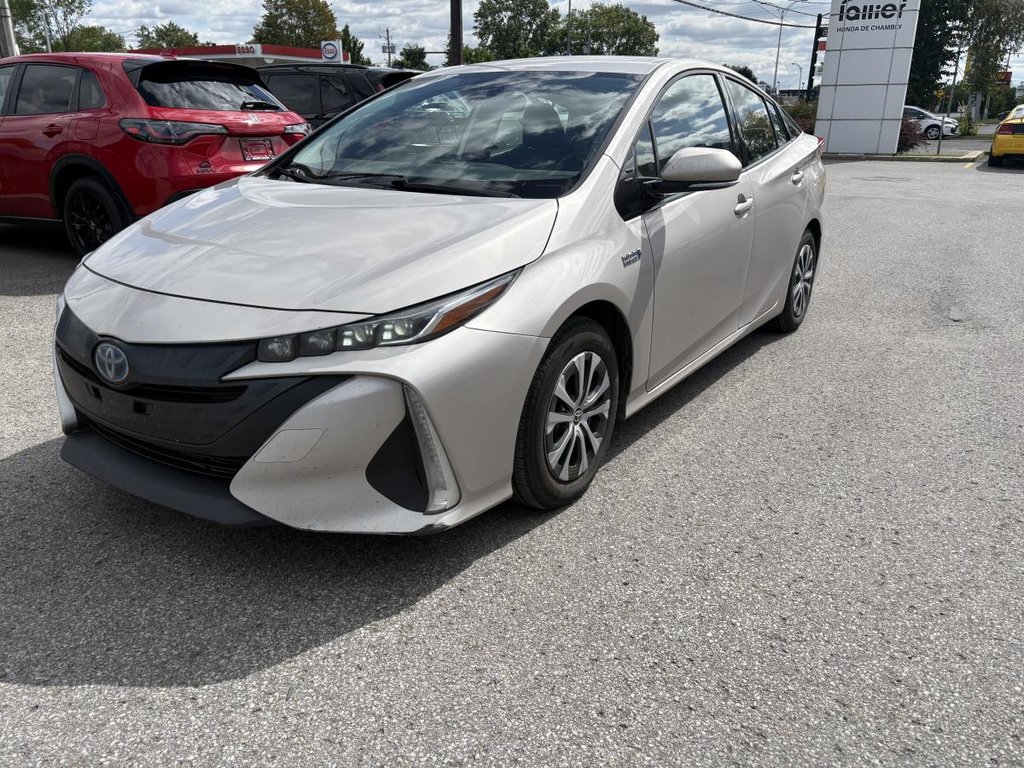 Toyota Prius Prime Upgrade Auto I LEATHER I BIG SCREEN I HEATED SEATS AND STEERING WHEEL I ACTIVE SECURITY 2020 à Montréal, Québec - 4 - w1024h768px