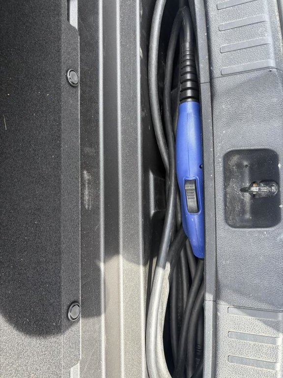 Toyota Prius Prime Upgrade Auto I LEATHER I BIG SCREEN I HEATED SEATS AND STEERING WHEEL I ACTIVE SECURITY 2020 à Montréal, Québec - 7 - w1024h768px