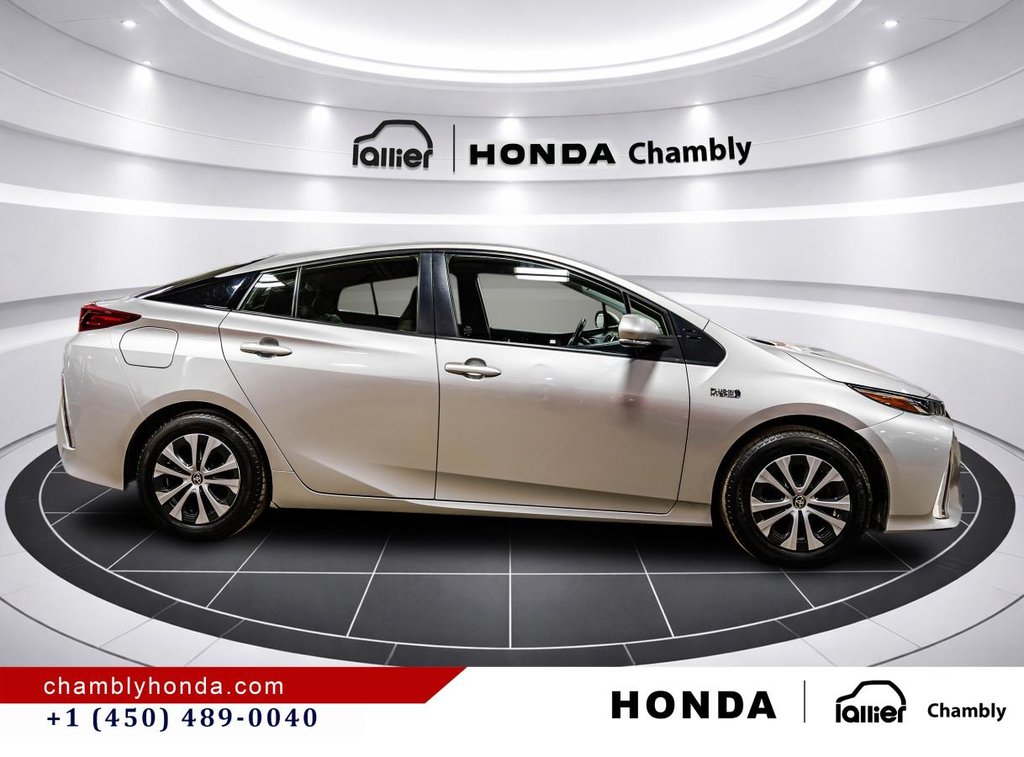 2021 Toyota Prius Prime MAGS I HEATED SEATS I CARPLAY I 2$ FOR A LITRE IS NOT THAT BAD!!! in Montréal, Quebec - 8 - w1024h768px