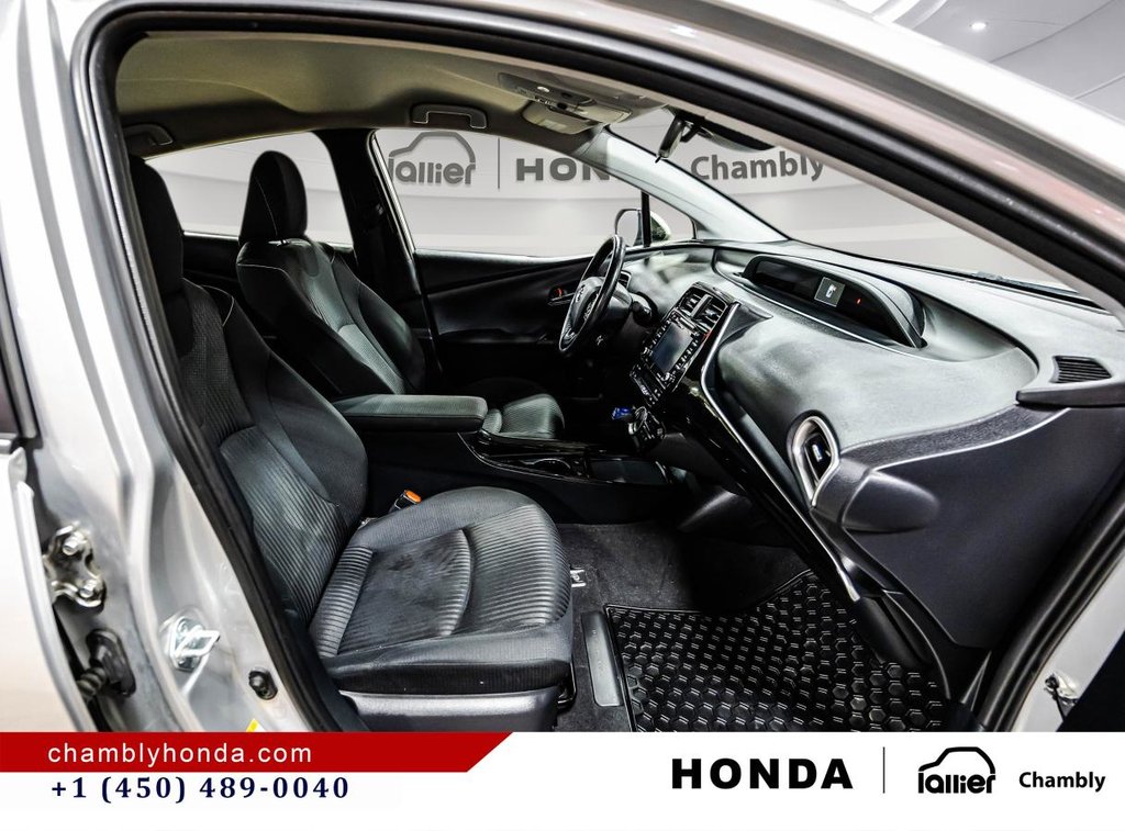 2021 Toyota Prius Prime MAGS I HEATED SEATS I CARPLAY I 2$ FOR A LITRE IS NOT THAT BAD!!! in Montréal, Quebec - 17 - w1024h768px