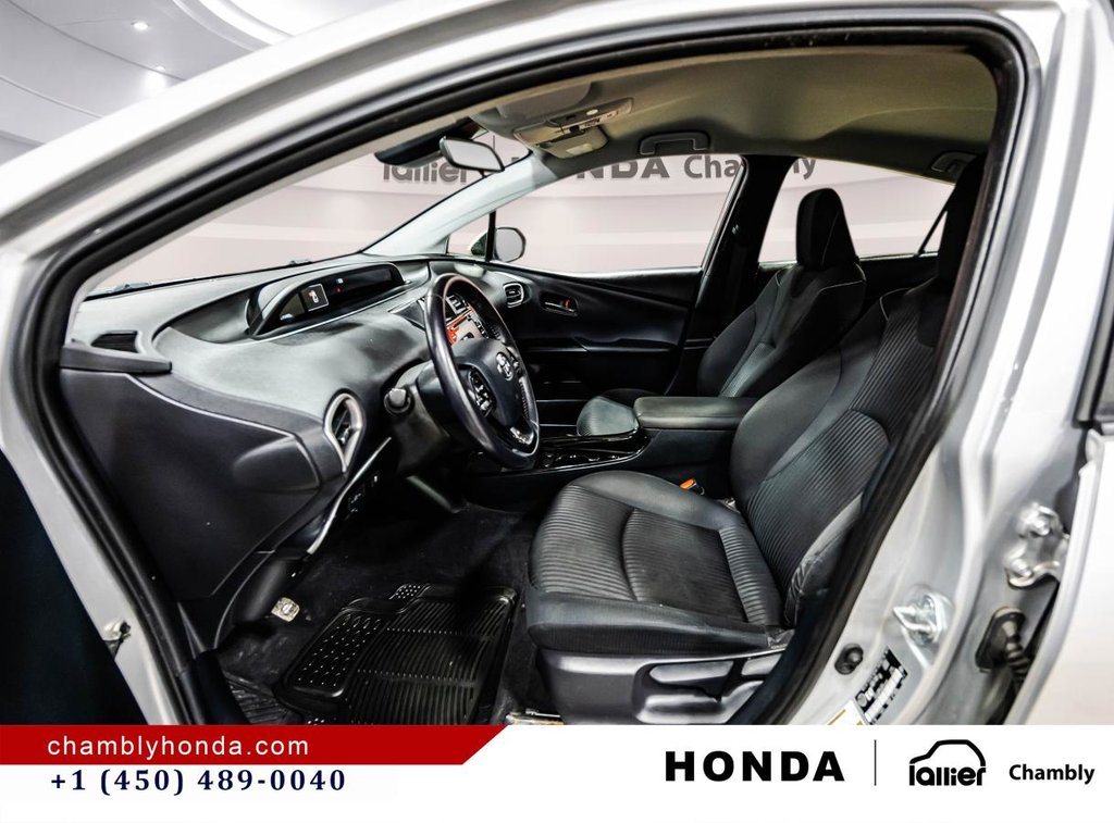 2021 Toyota Prius Prime MAGS I HEATED SEATS I CARPLAY I 2$ FOR A LITRE IS NOT THAT BAD!!! in Montréal, Quebec - 18 - w1024h768px