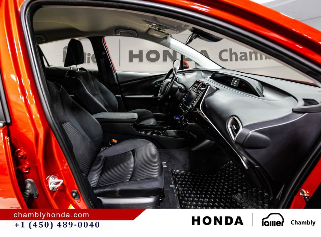 2022 Toyota Prius Prime MAGS I HEATED SEATS I CARPLAY I ACTIVESECURITY in Montréal, Quebec - 17 - w1024h768px