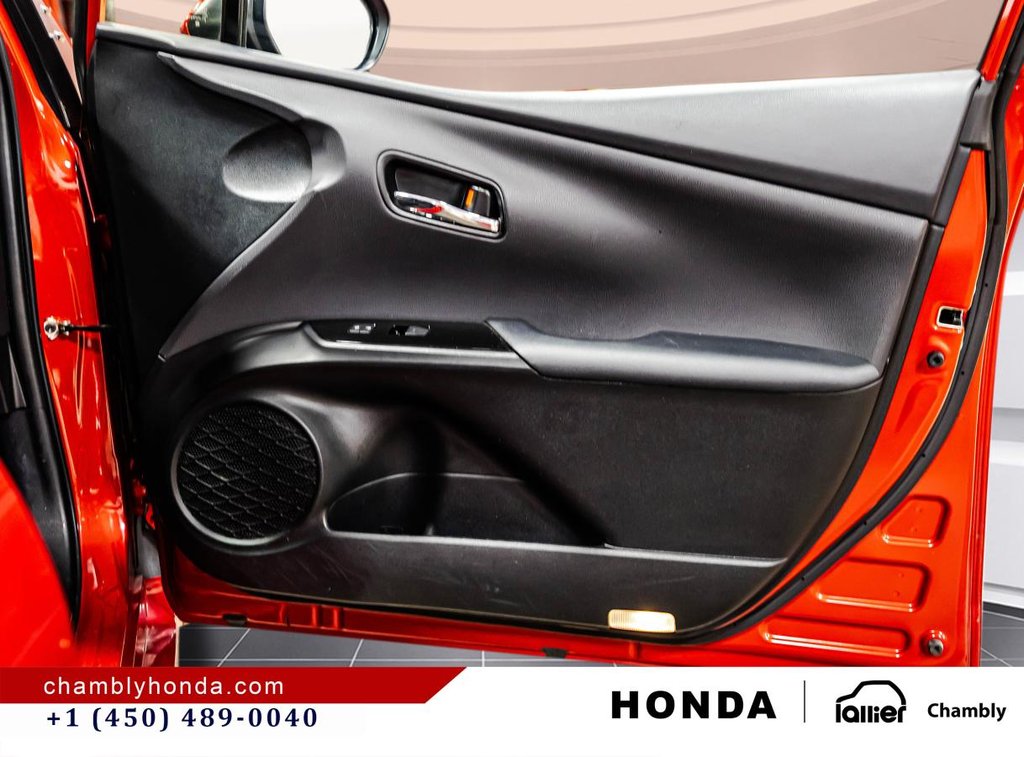2022 Toyota Prius Prime MAGS I HEATED SEATS I CARPLAY I ACTIVESECURITY in Montréal, Quebec - 16 - w1024h768px