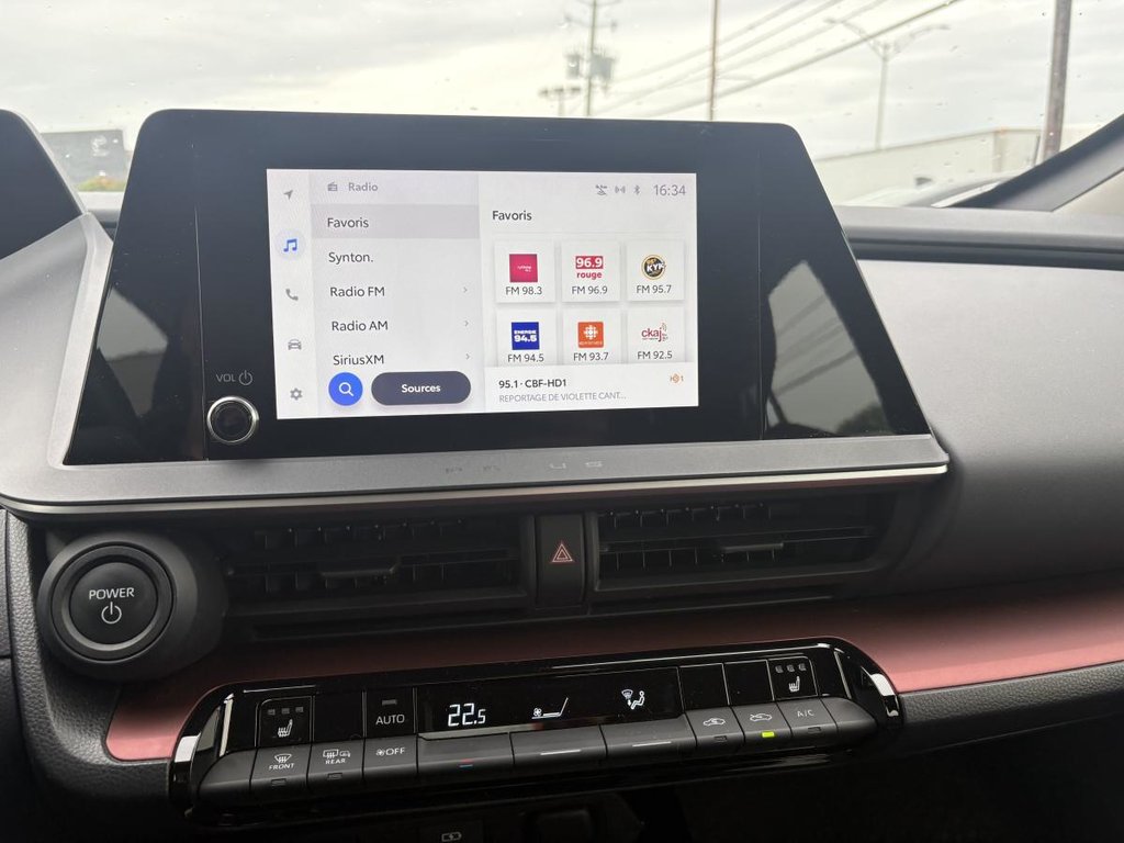 2023 Toyota Prius Prime SE Auto I CARPLAY I MAGS I HEATED SEATS I CAMERA I ACTIVE SECURITY in Montréal, Quebec - 7 - w1024h768px